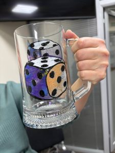 photo 2026 02 23 18 26 51 4 225x300 - Мастер-класс Роспись пивных кружек и бокалов