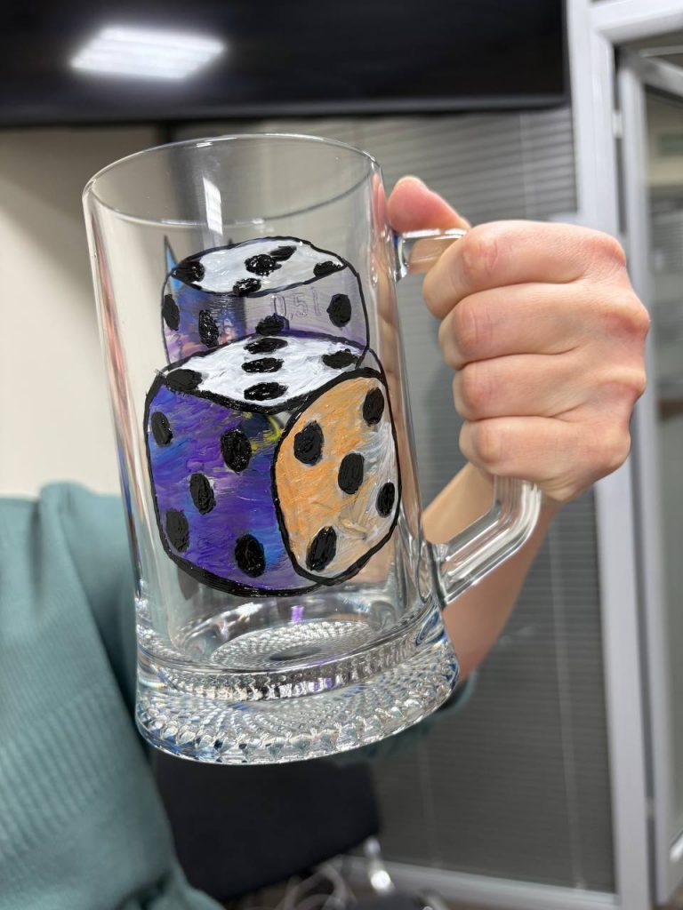 photo 2026 02 23 18 26 51 4 768x1024 - Мастер-класс Роспись пивных кружек и бокалов