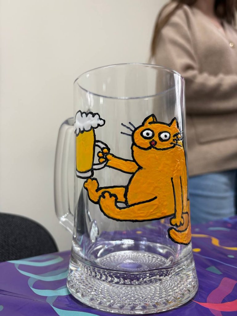 photo 2026 02 23 18 26 54 768x1024 - Мастер-класс Роспись пивных кружек и бокалов