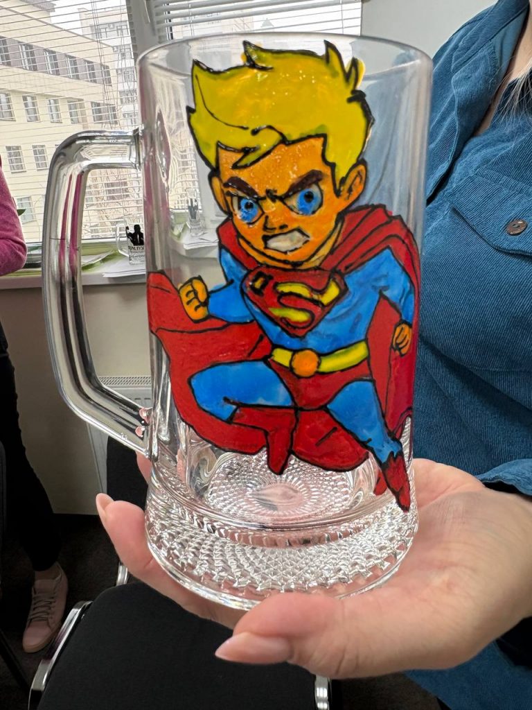 photo 2026 02 23 18 26 56 2 768x1024 - Мастер-класс Роспись пивных кружек и бокалов