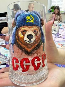 photo 2026 02 23 18 26 59 225x300 - Мастер-класс Роспись пивных кружек и бокалов