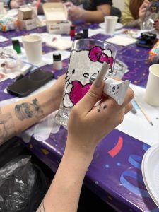 photo 2026 02 23 18 27 01 4 225x300 - Мастер-класс Роспись пивных кружек и бокалов